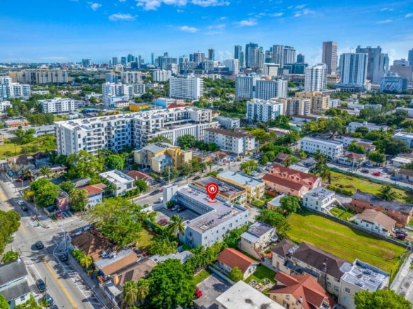 750 SW 2nd St Miami FL