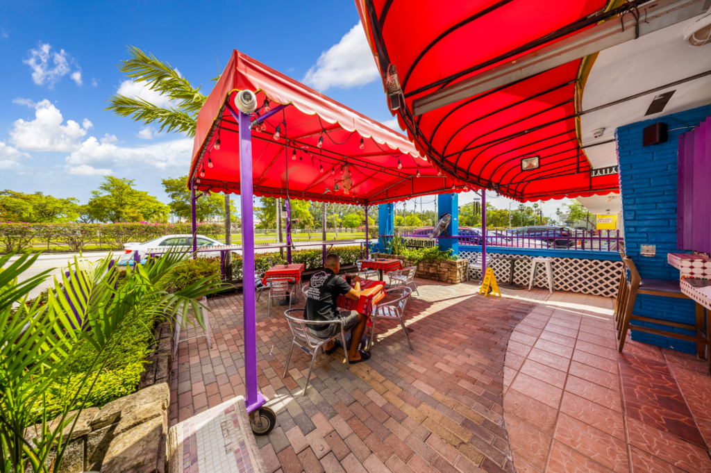 2692, Palm Avenue, Hialeah, United States