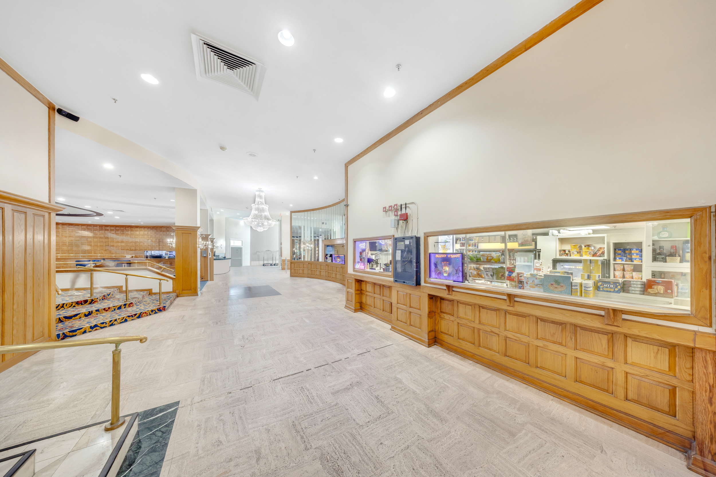 5445 Collins Ave-Miami Beach, Tony-38