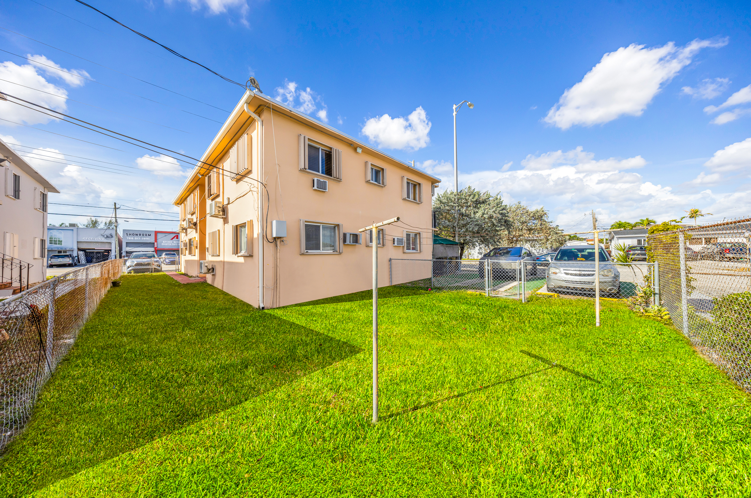 955 W 23rd St-Hialeah,Mauricio-Marcel-12