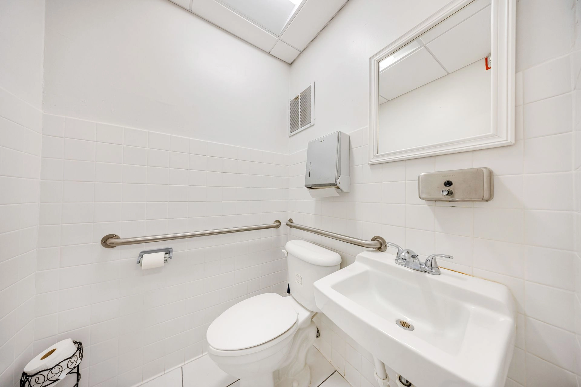 1235-SW-22nd-St-Miami-Ashleen-18