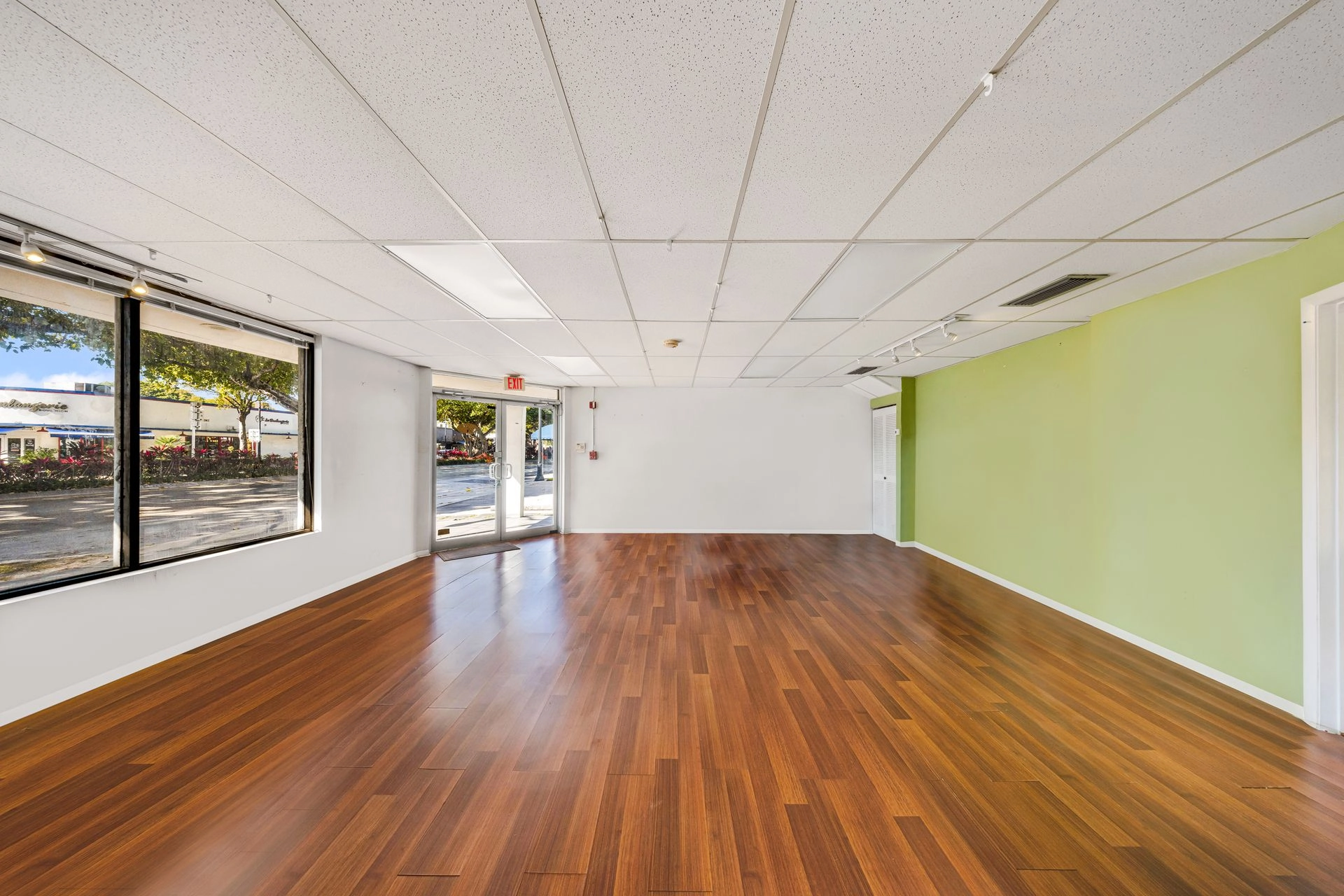 1235-SW-22nd-St-Miami-Ashleen-8