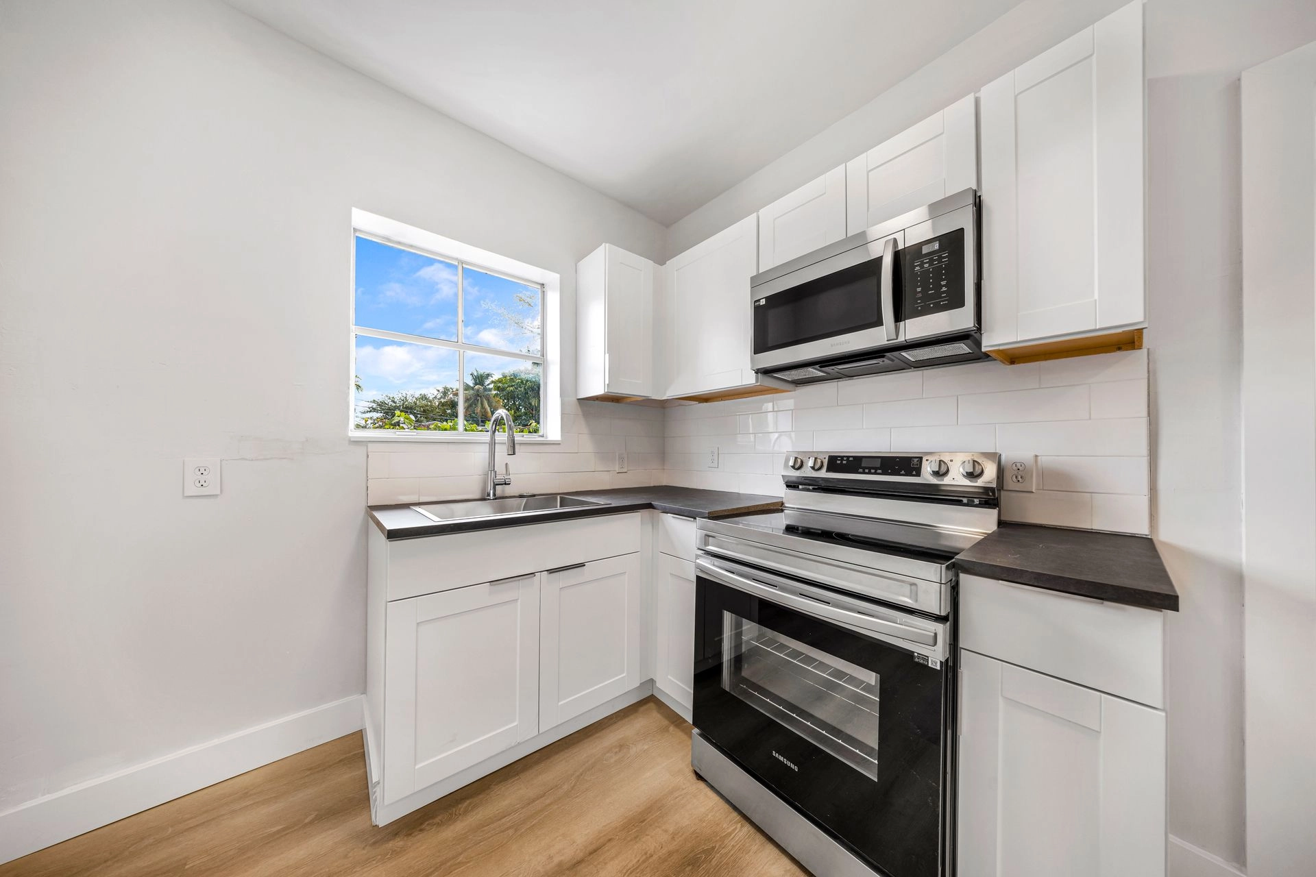 1638-NW-33rd-St-Miami-Mike-13