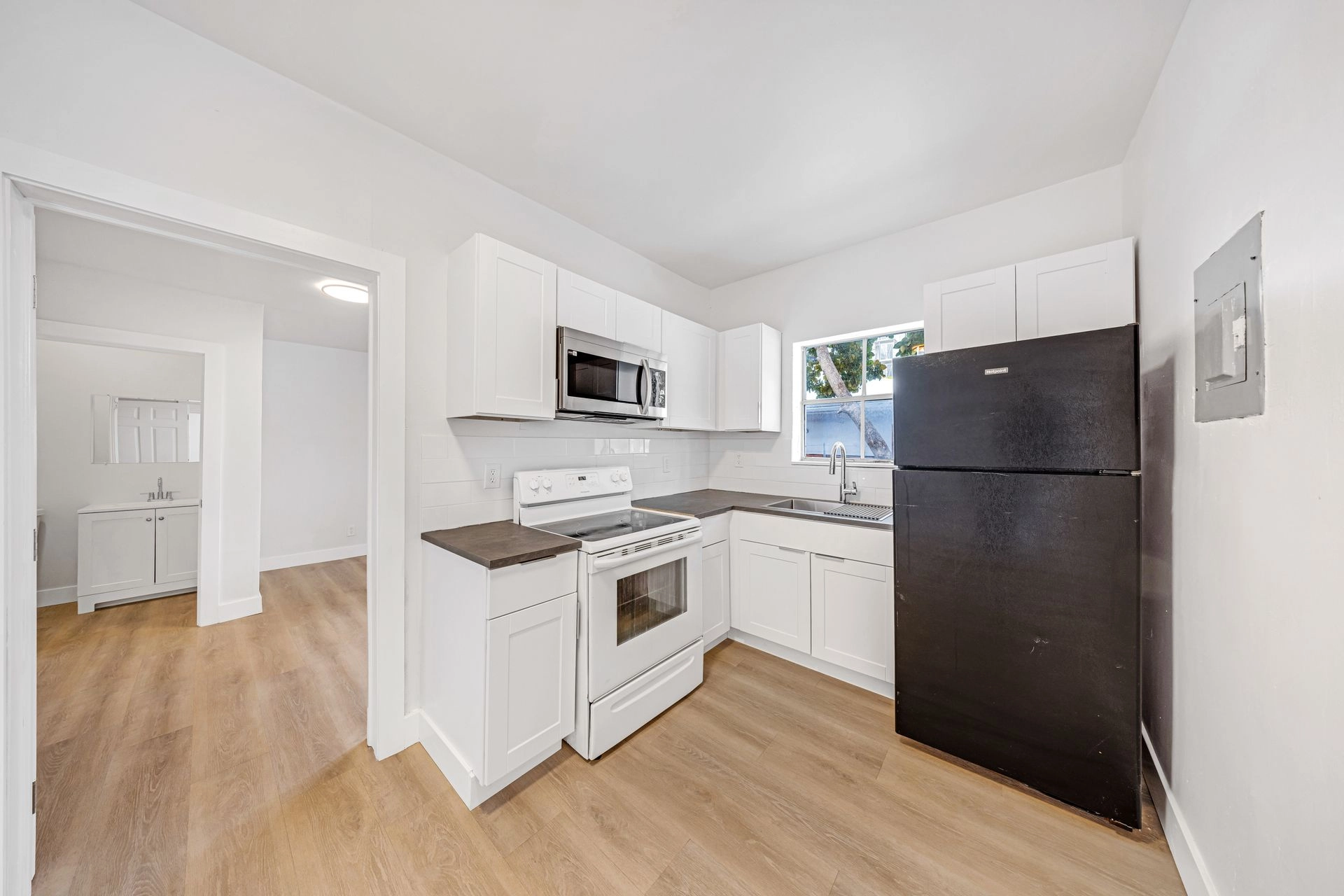 1638-NW-33rd-St-Miami-Mike-3