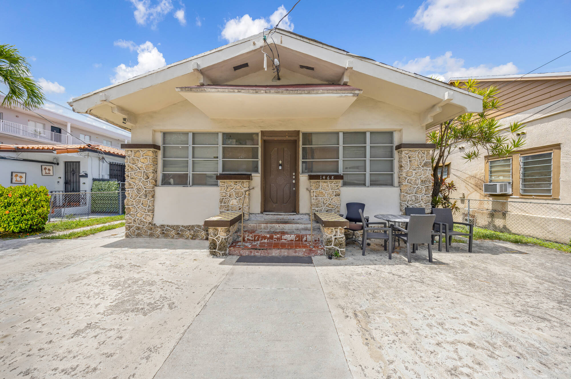 1468 SW 2 ST