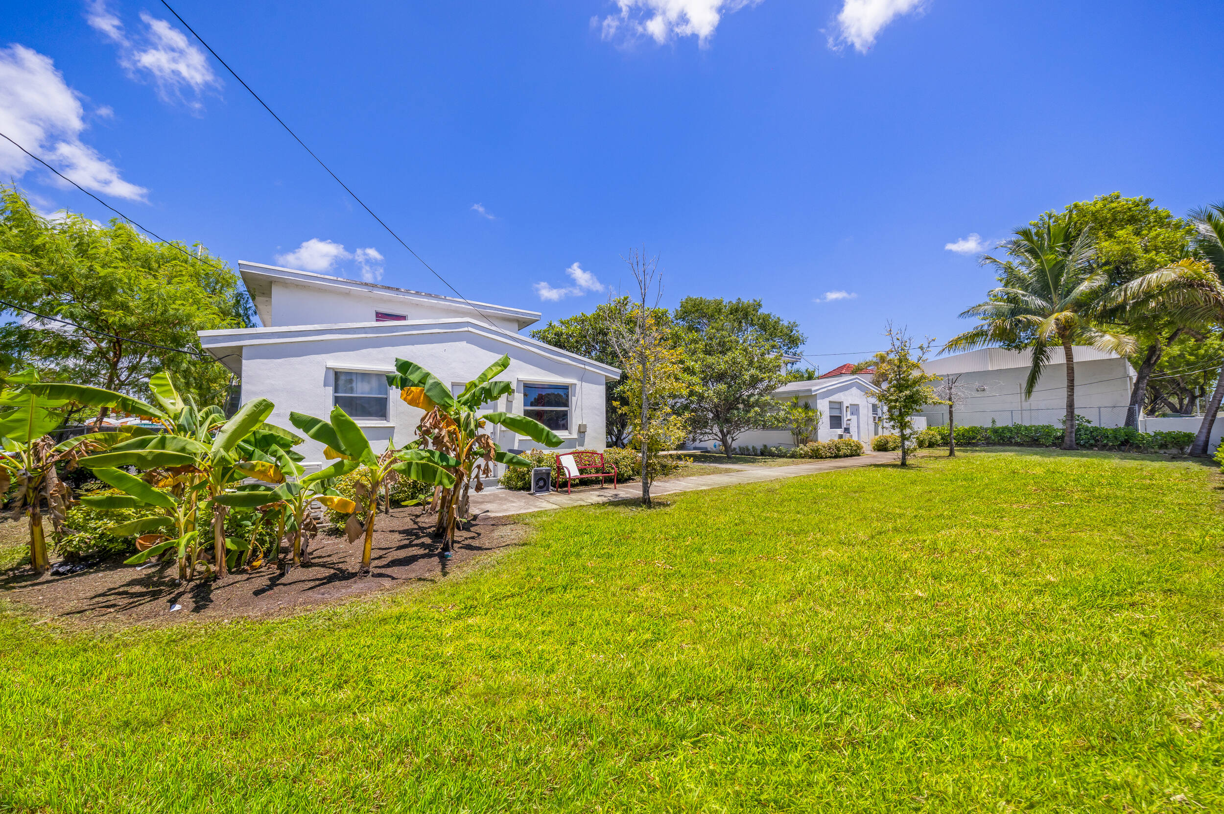 3744 W HALLANDALE BEACH BOULEVARD # 1-4, 33023 / 3740 W HALLANDALE BEACH BOULEVARD # 1-4